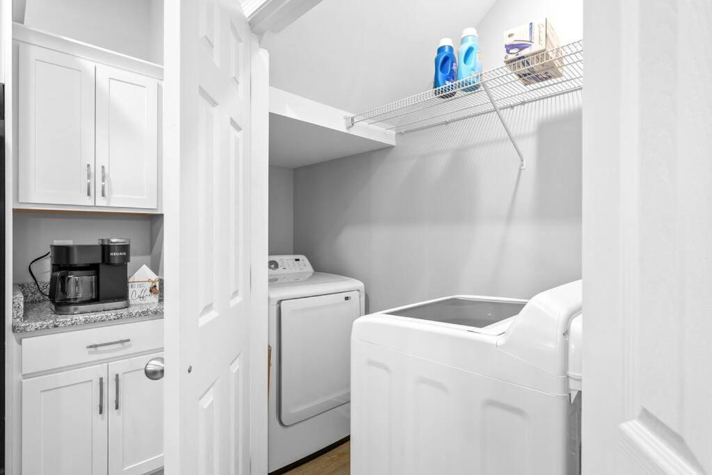 One-Of-A-Kind Smart, Cookie Themed Home For Up To 6 克拉克斯维尔 外观 照片